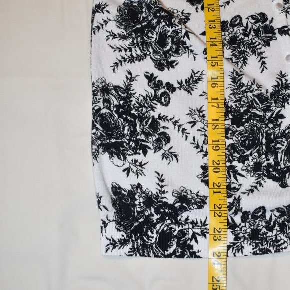 Vintage Croft & Barrow Black & White Cardigan - Picture 4 of 6